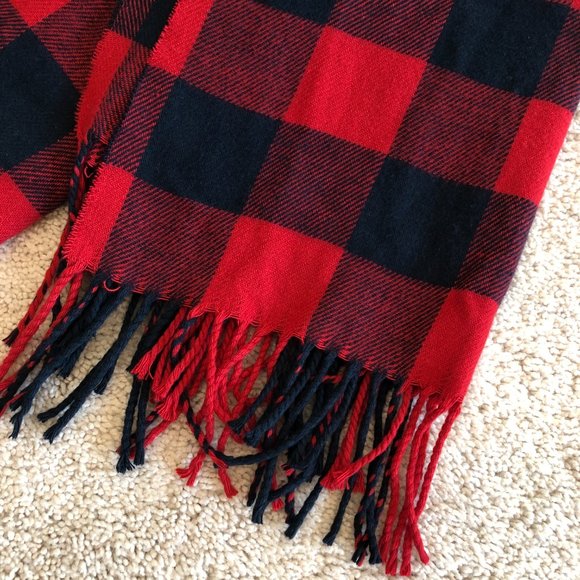 NWOT Soft Red Navy Blue Checkered Scarf - Picture 3 of 7